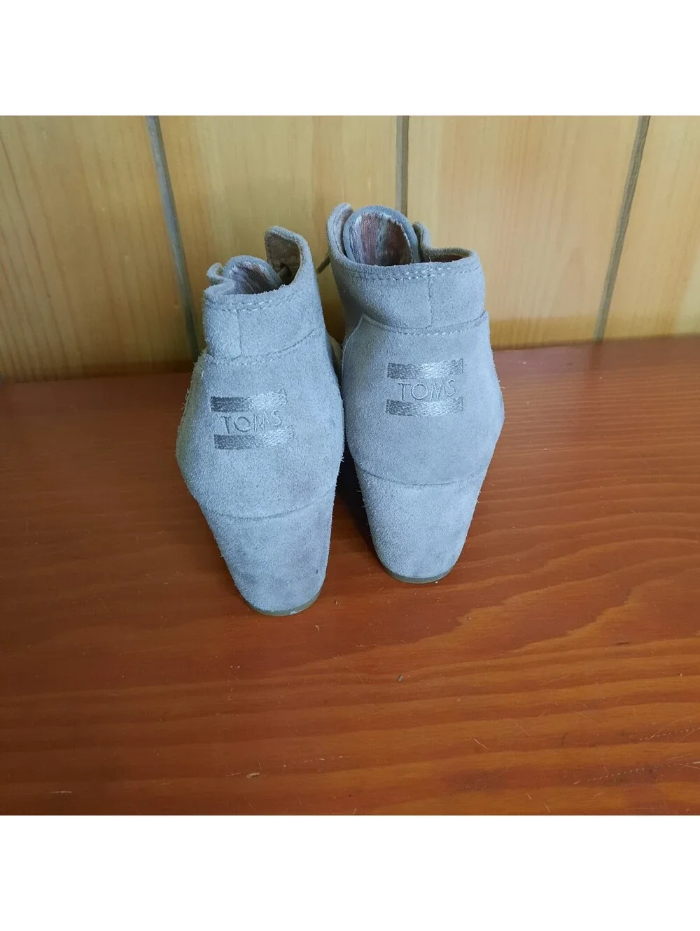Toms Suede Tan Wedge Booties Size 9.5 Pattern Inside Womens
